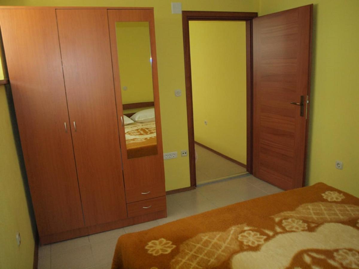 Apartments & Room Masa Starigrad Paklenica Kamer foto